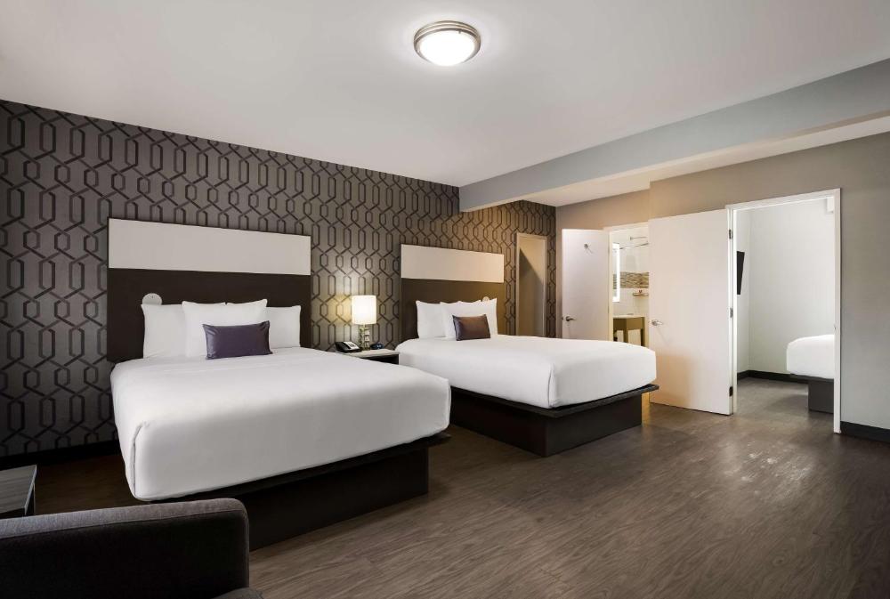 Family Queen Room interior